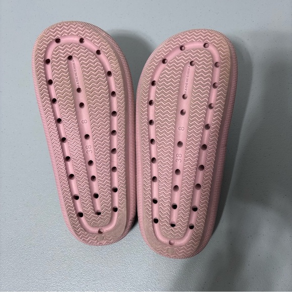 Cushionaire Pink Women Slides Sandals 38/8 US Summer Beach Travel - Picture 7 of 7